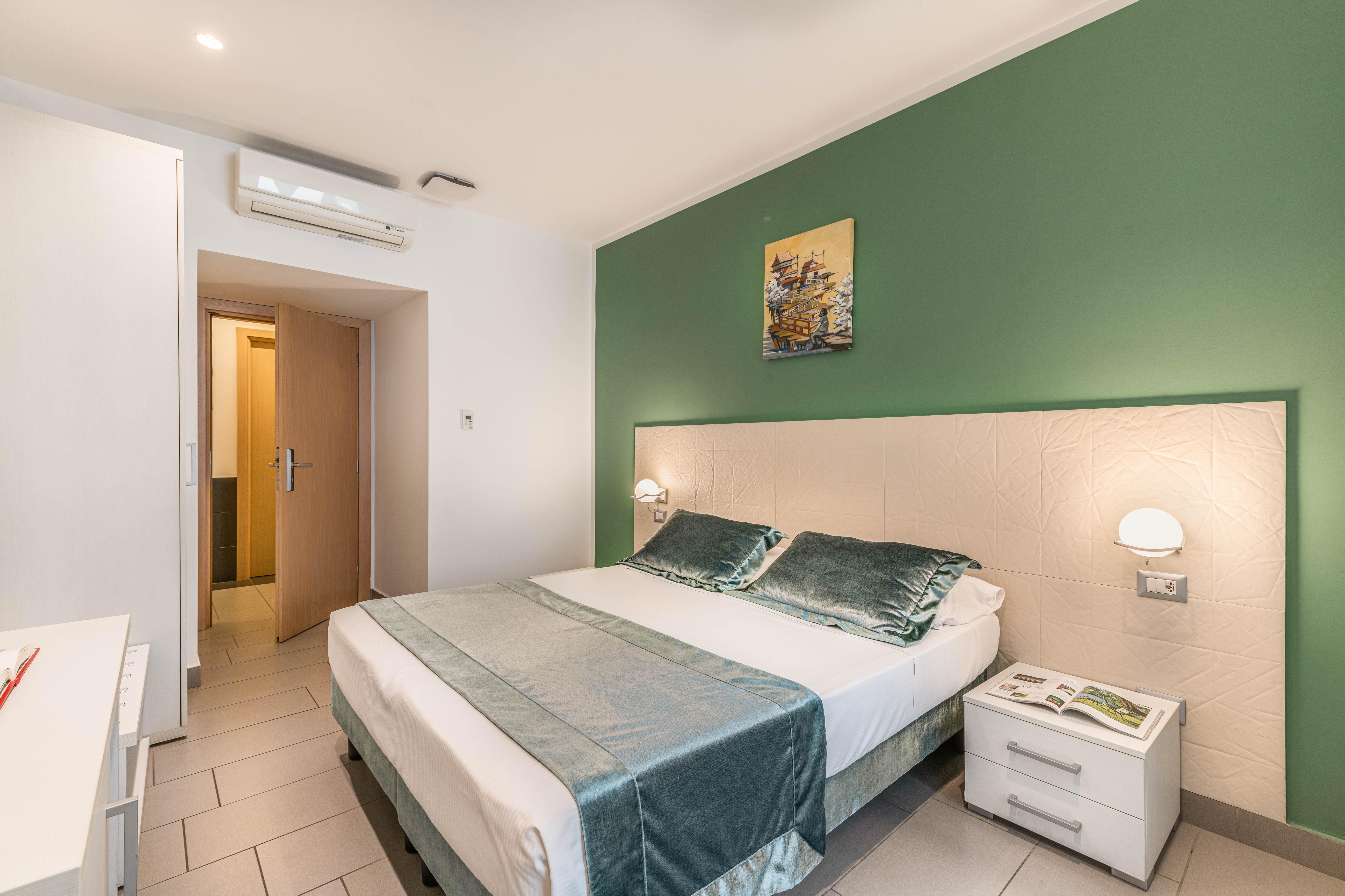 Hotel Trevi Palace 3*