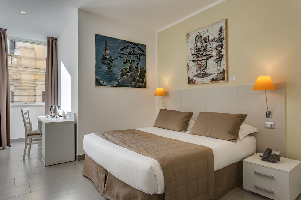 Hotel Trevi Palace 3*
