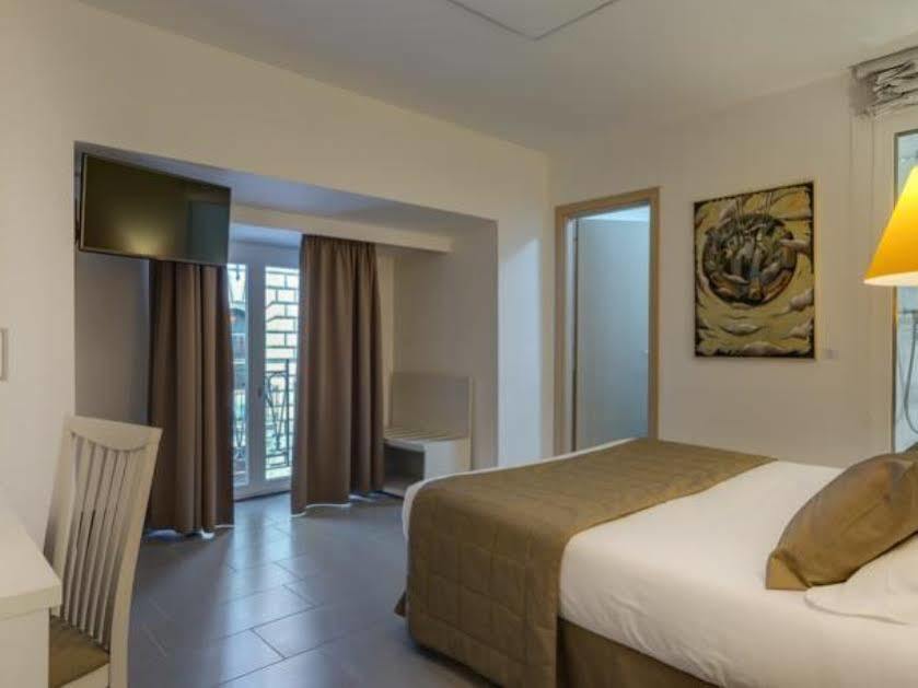 Hotel Trevi Palace